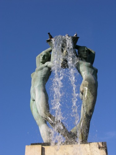 L'Aquila - Fontana nel blu
