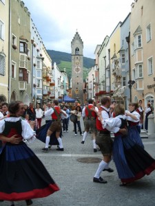 Festa sotto la Torre delle Dodici