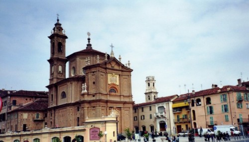 Fossano - Piazza di Fossano con la Cattedrale