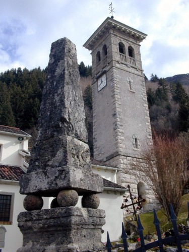 Tolmezzo - Campanile della chiesa di Imponzo ,