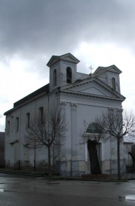 Chiesa di Sperone prima di una grandinata