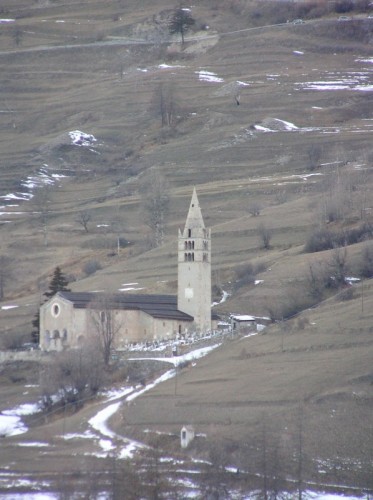 Sauze di Cesana - Una chiesa.. nel fianco