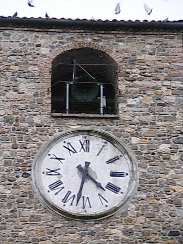 Fornovo di Taro - La campana suona... i piccioni fuggono! Fornovo di Taro - La campana suona... i piccioni fuggono!