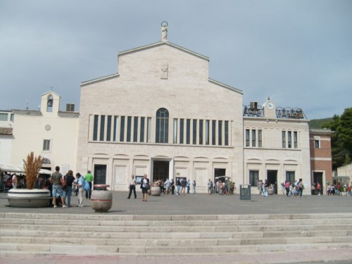 San Giovanni Rotondo - Santuario Santa Maria delle Grazie. San Giovanni Rotondo - Santuario Santa Maria delle Grazie.