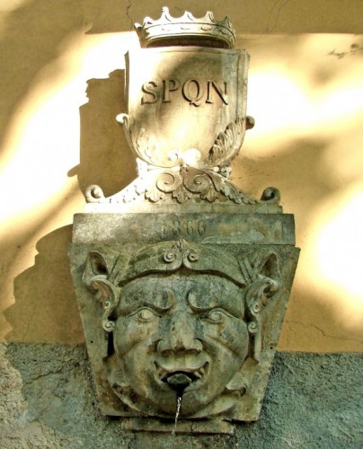 Nocera Umbra - La fontana blasonata