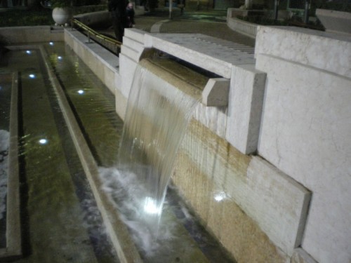 Battipaglia - Fontana a cascata ... quella vera Battipaglia - Fontana a cascata ... quella vera