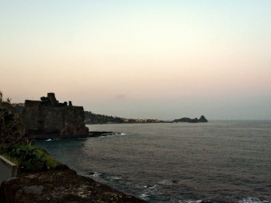 Ultime luci sui Faraglioni e sul Castello