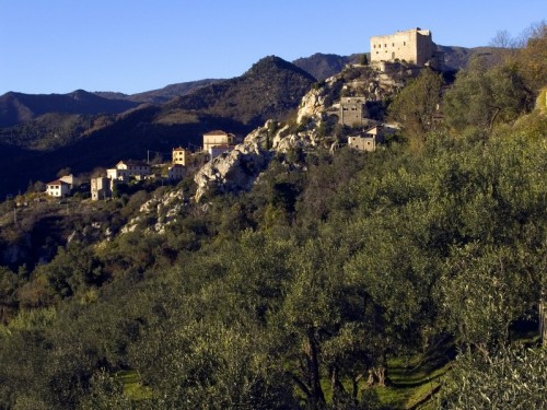 Castelvecchio di Rocca Barbena - Castello e borgo Castelvecchio di Rocca Barbena - Castello e borgo