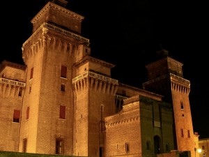 Il Castello Estense di Notte