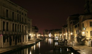 La notte scende sul canale