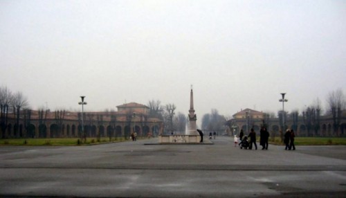 Caravaggio - panorama sul piazzale della basilica