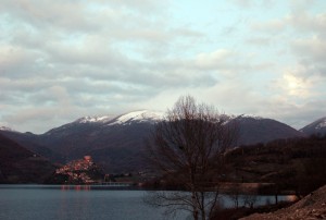 Castel di Tora all’imbrunire