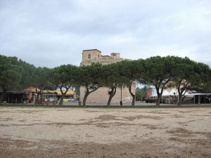 Panorama spiaggia e torre spagnola di Torre Grande