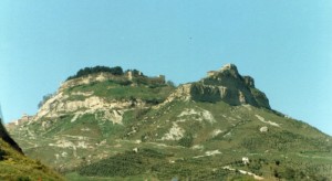 castello di Lombardia la cinta muraria e la rocca di cerere