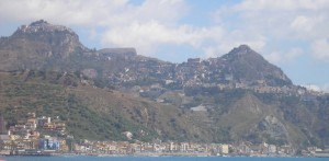 Veduta di Giardini,Taormina e Castelmola