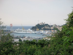 Il porto dominato dalla cattedrale di S.Ciriaco