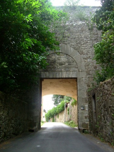 Montemurlo - Porta Freccioni, sec. XI-XII Montemurlo - Porta Freccioni, sec. XI-XII