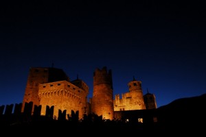 Il Castello di Fenis, luci di pietra