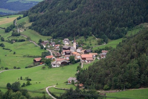 Castelrotto - Veduta da Castelrotto della frazione di Tiosels Castelrotto - Veduta da Castelrotto della frazione di Tiosels