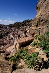 il paese nelle rocce