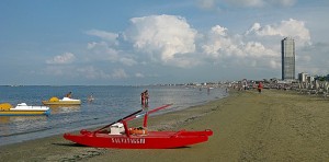 Passeggiando lungo il mare