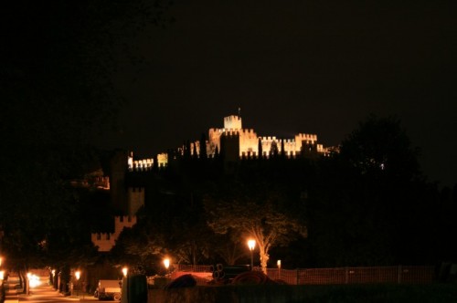 Soave - castello di Soave di notte.