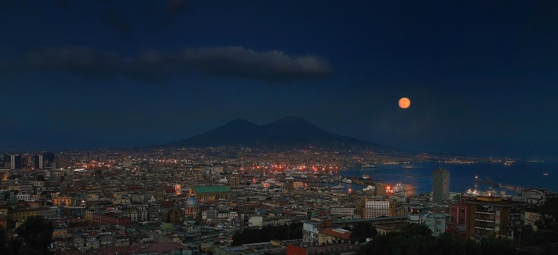 ''‘a luna rossa'' - Napoli