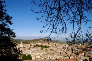 Buccheri con lo sfondo l’Etna