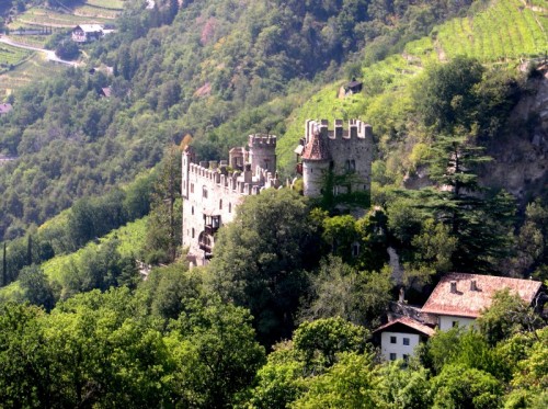 Tirolo - Castel Fontana Tirolo - Castel Fontana