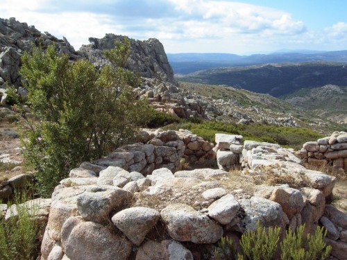 Alà dei Sardi - Panorama dal sito nuragico di Sos Nurattolos