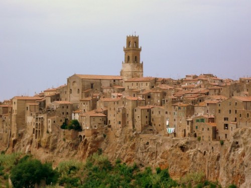 Pitigliano - Panoramica su Pitigliano Pitigliano - Panoramica su Pitigliano
