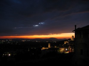 Scende la notte su Assisi