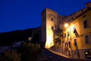 Castel Tonini in notturna