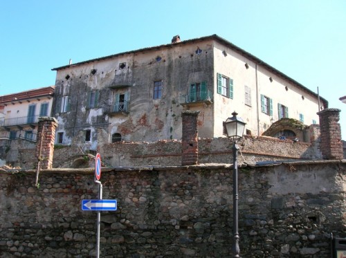 Alice Castello - il castello di Alice Castello Alice Castello - il castello di Alice Castello