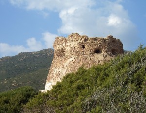 Torre Biaca presso la spiaggia di Porto Ferro