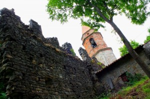Mura e Castello di Montecanino