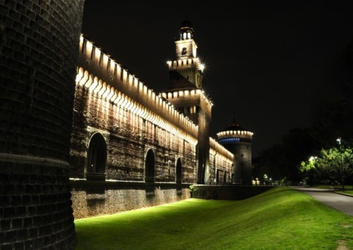 Milano - Il Castello Sforzesco di notte...