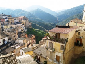 Prospettiva inconsueta, verso le montagne