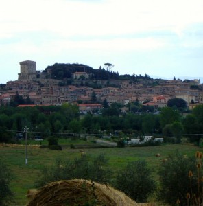 Tra Chiusi e Siena, il Borgo Murato di Sarteano