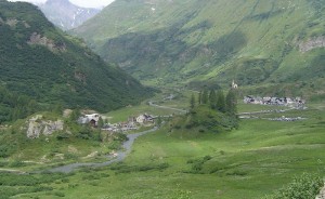 Riale visto dalla strada che sale al rifugio M.Luisa