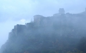 Dalla nebbia… la Rocca