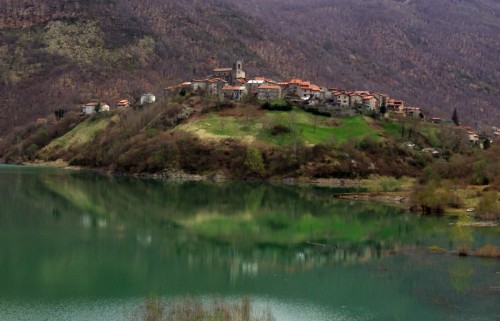 Vagli Sotto - VAGLI E IL SUO LAGO