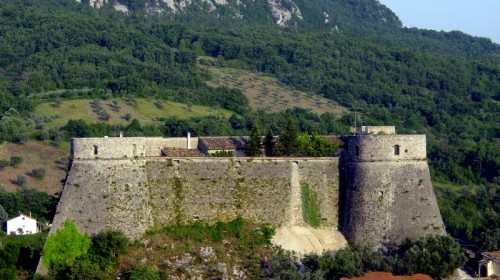 Cerro al Volturno - Un castello sulla superstrada