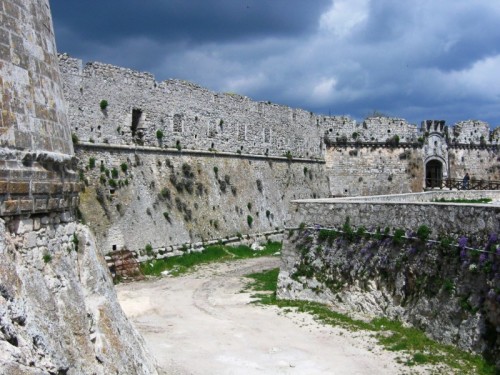 Monte Sant'Angelo - Pietre assolate Monte Sant'Angelo - Pietre assolate