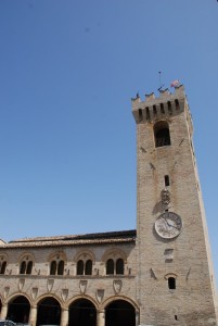 nella piazza del paese…