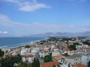 Panorama di Sperlonga con vista del lago di Fondi