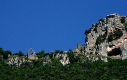 Olevano sul Tusciano - i resti del castello di Olevano Olevano sul Tusciano - i resti del castello di Olevano