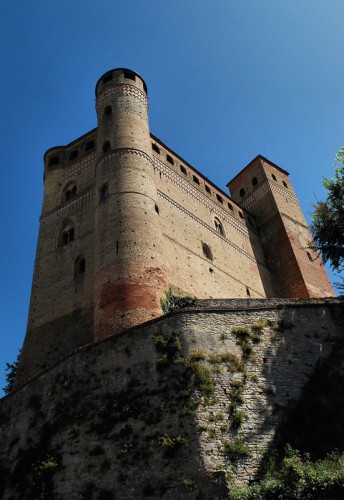 Serralunga d'Alba - Castello di Serralunga d'Alba Serralunga d'Alba - Castello di Serralunga d'Alba