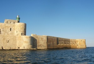 Periplo di Ortigia dal mare Estrema punta del Maniace costa di ponente