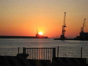 Tramonto al porto di Civitavecchia